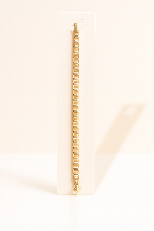 Altın Renk Kare Halkalı Zarif Bileklik