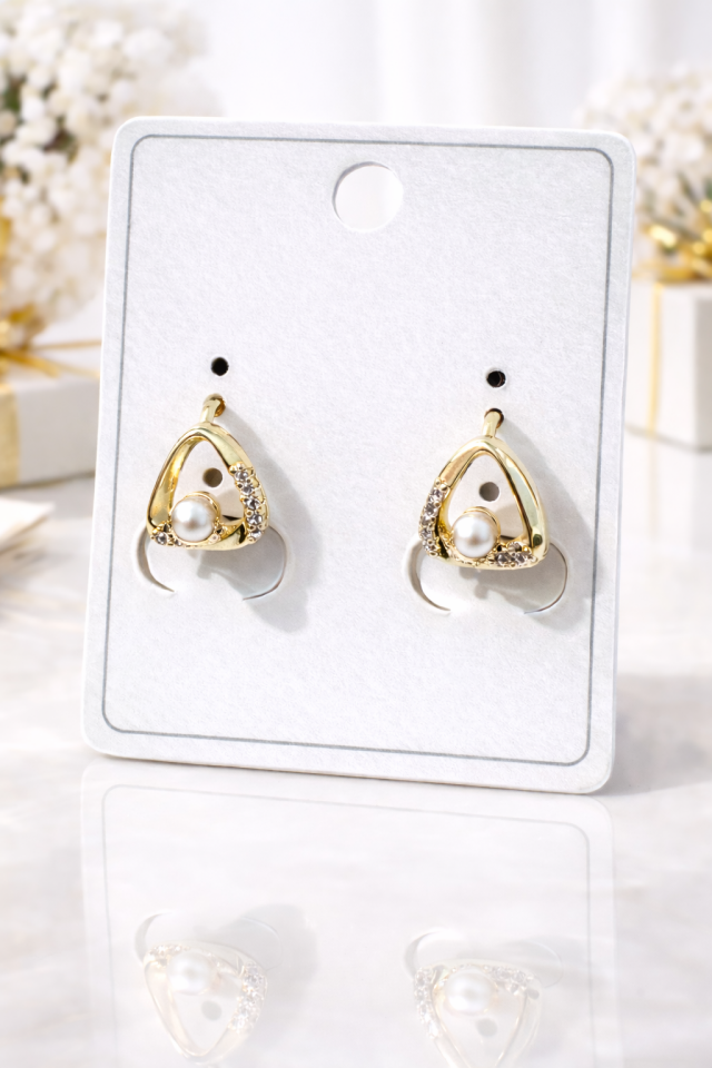 Altın Renk  İnci Detaylı Taşlı Küpe