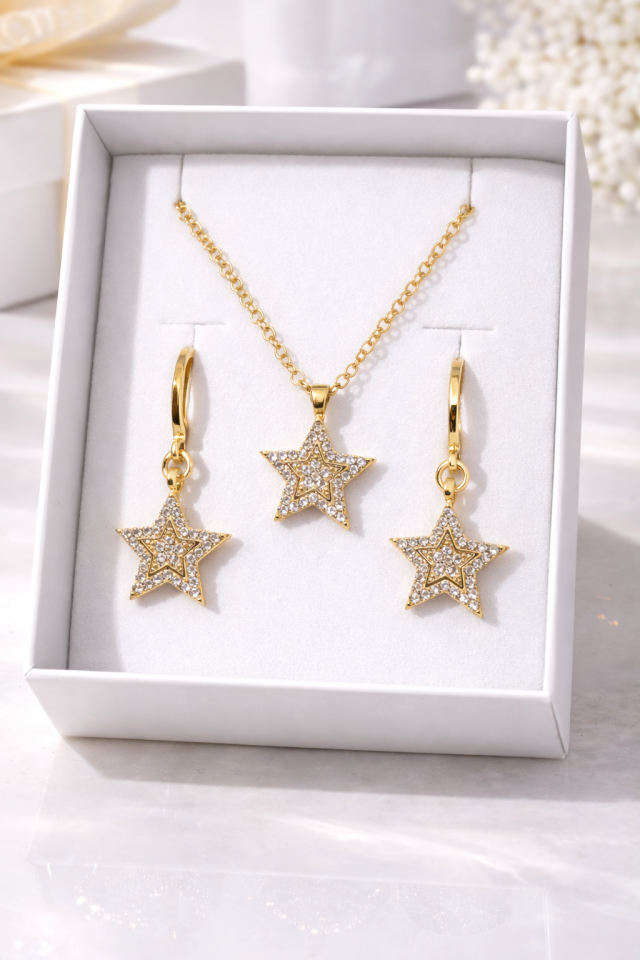 Taşlı Yıldız Kolye ve Küpe Seti – Zarif & Işıltılı Tasarım