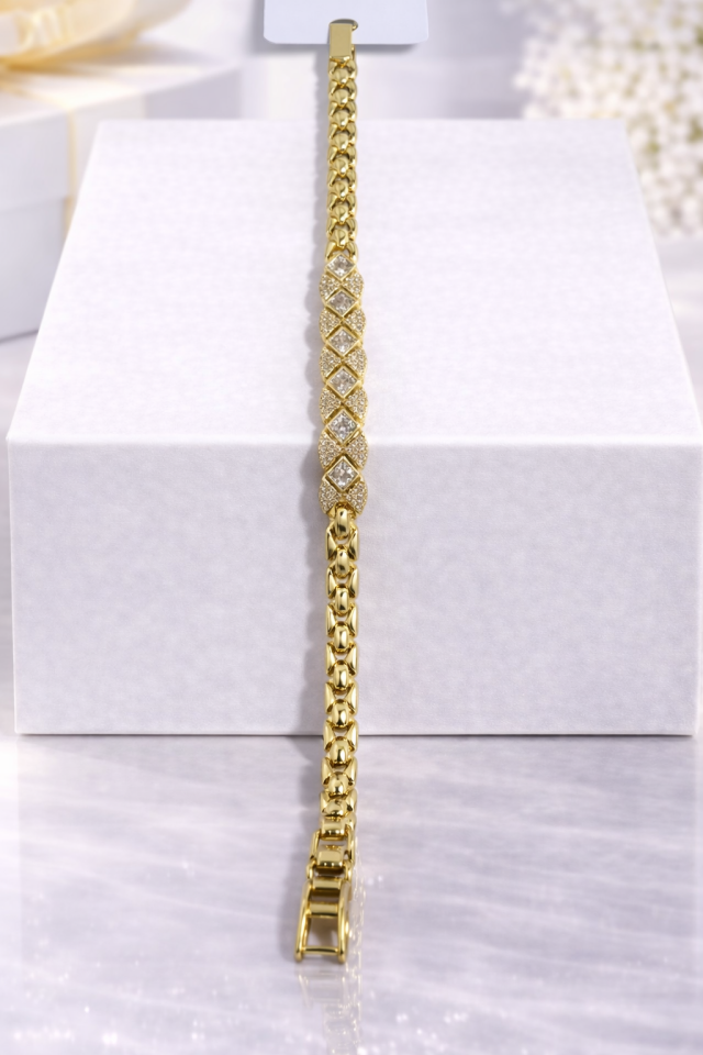 Taş Detaylı Altın Renk Zincir Bileklik