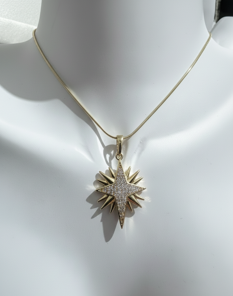 Altın Renk Saçaklı Yıldız Figürlü Kolye