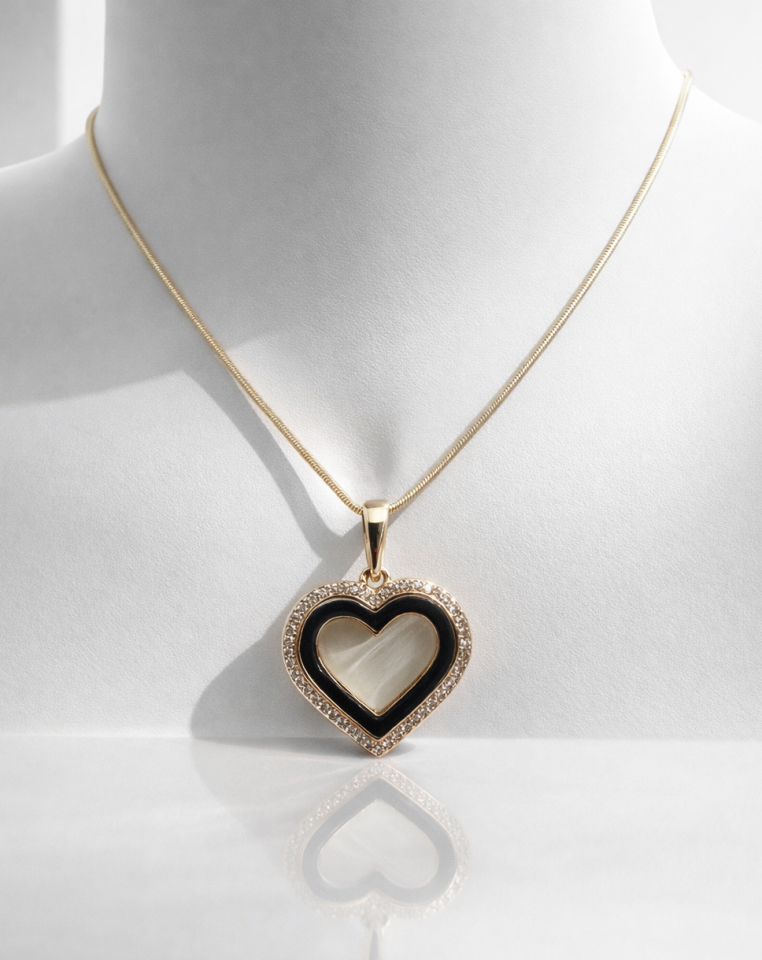 Altın Renk Kalp Detaylı Zarif Kolye