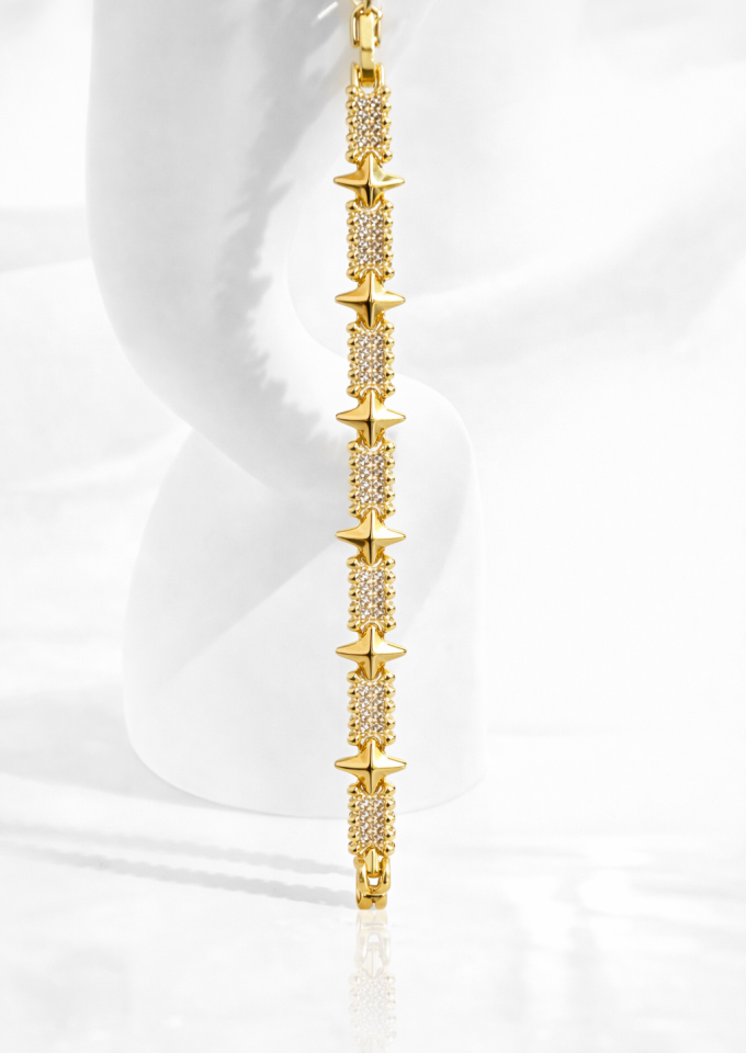 Yıldız Detaylı Taşlı Altın Renk Bileklik